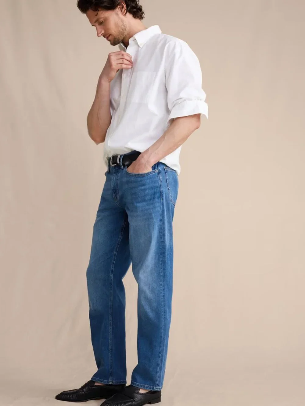 Banana Republic Straight Luxe Traveler Jean size 34/32 Medium Wash